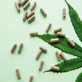 3 GRUPY LEKÓW, KTÓRE NIEKTÓRZY PACJENCI PRÓBUJĄ ZASTĘPOWAĆ MEDYCZNĄ KONOPIĄ