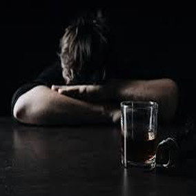 NOWE BADANIA WSKAZUJĄ NA OBIECUJĄCĄ ROLĘ CBD W LECZENIU ALKOHOLIZMU